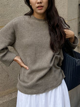 Load image into Gallery viewer, Marron Knit Pullover
